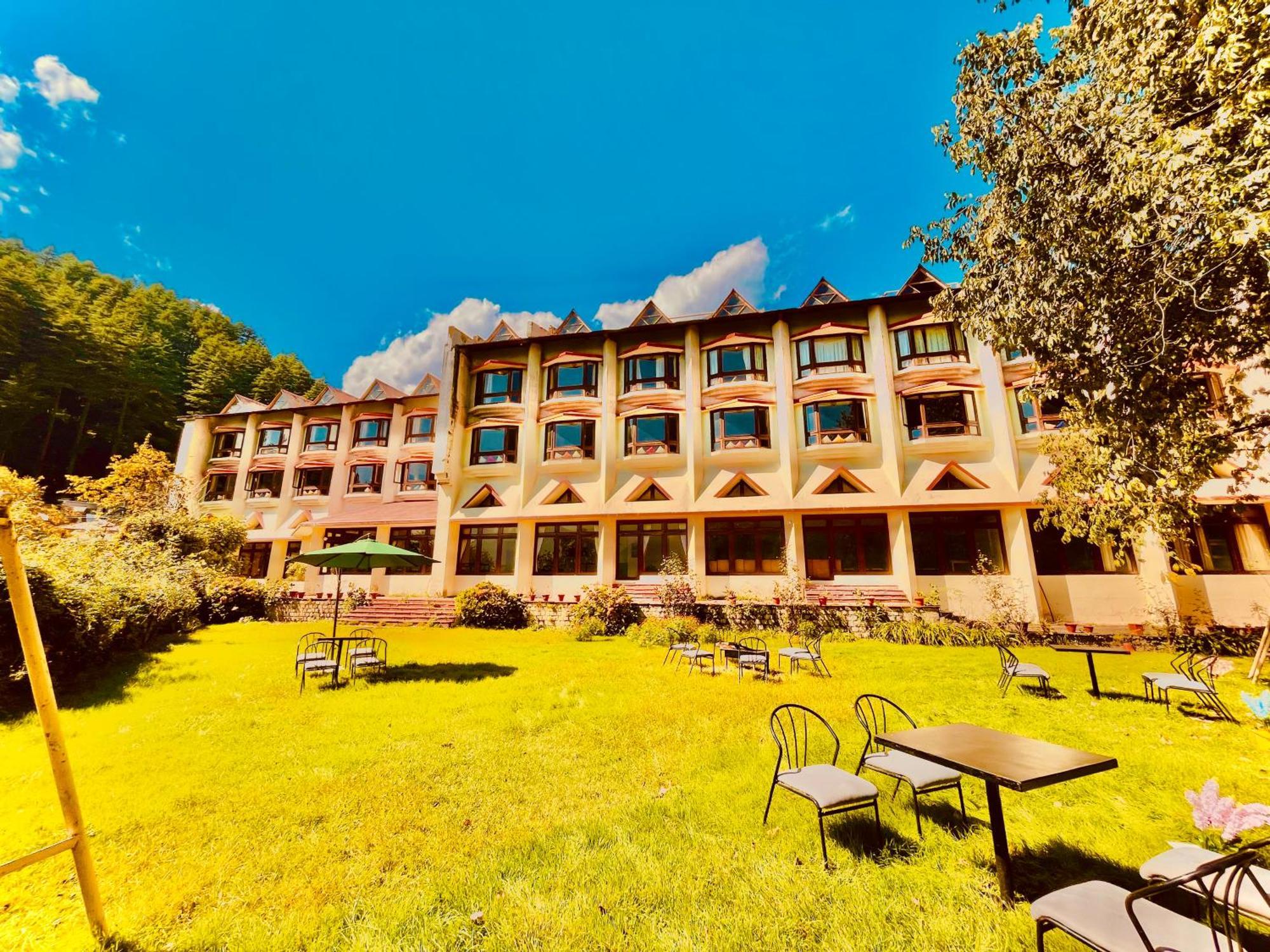 Sagar Resort !! Mountain View ! Luxury Stay ! Family Resort ! Private Parking ! Near Mall Road Manāli Eksteriør billede