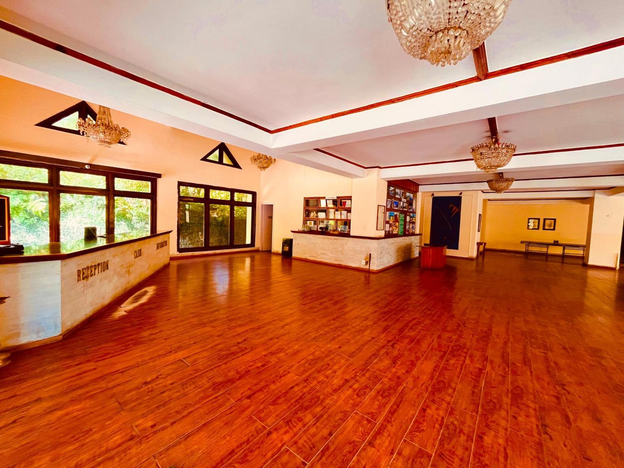 Sagar Resort !! Mountain View ! Luxury Stay ! Family Resort ! Private Parking ! Near Mall Road Manāli Eksteriør billede
