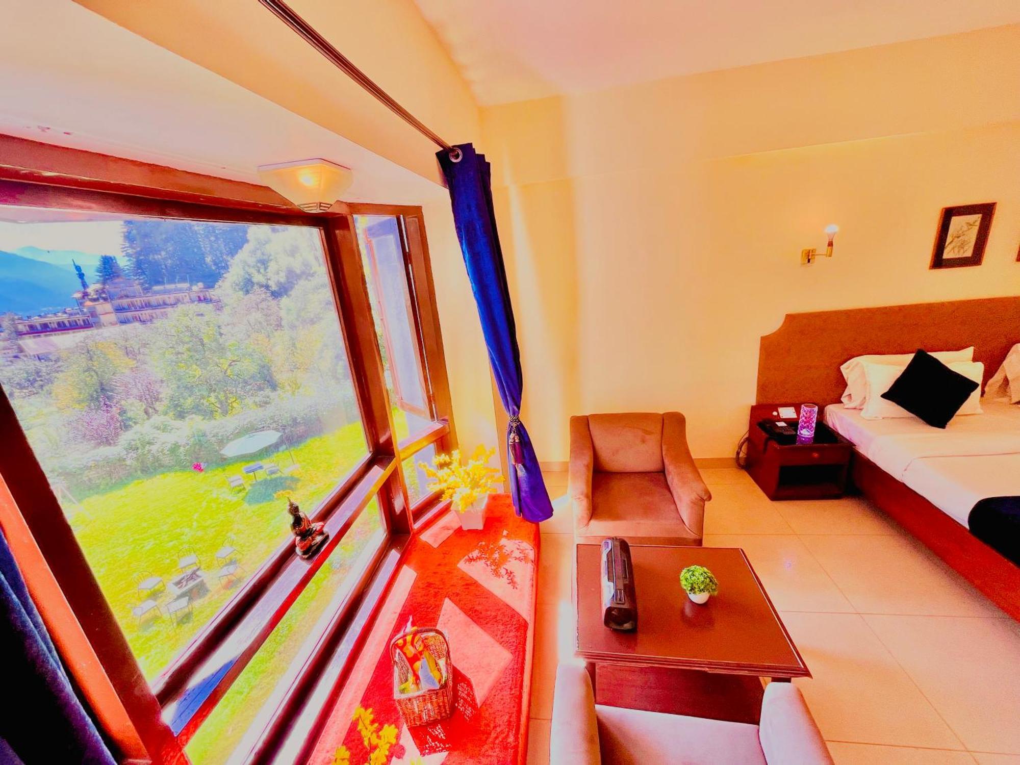 Sagar Resort !! Mountain View ! Luxury Stay ! Family Resort ! Private Parking ! Near Mall Road Manāli Eksteriør billede