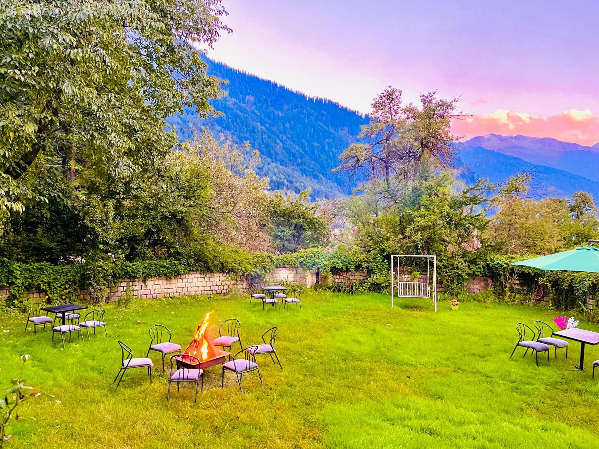 Sagar Resort !! Mountain View ! Luxury Stay ! Family Resort ! Private Parking ! Near Mall Road Manāli Eksteriør billede