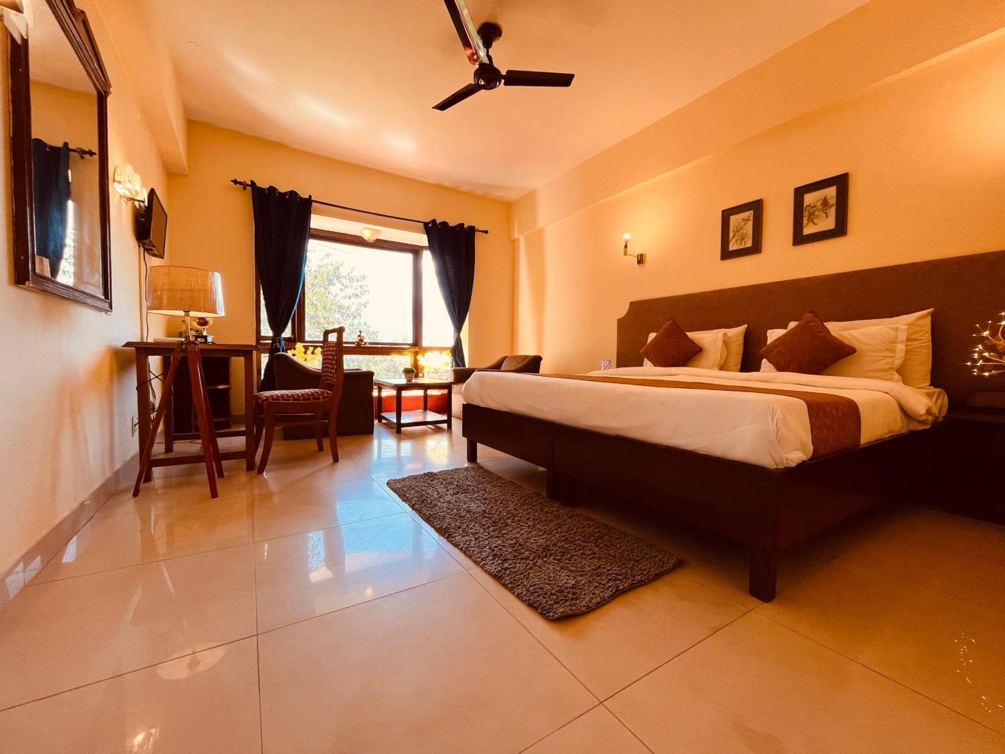 Sagar Resort !! Mountain View ! Luxury Stay ! Family Resort ! Private Parking ! Near Mall Road Manāli Eksteriør billede