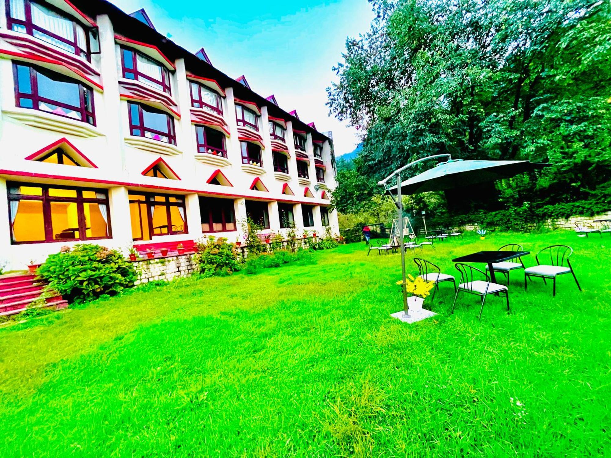 Sagar Resort !! Mountain View ! Luxury Stay ! Family Resort ! Private Parking ! Near Mall Road Manāli Eksteriør billede